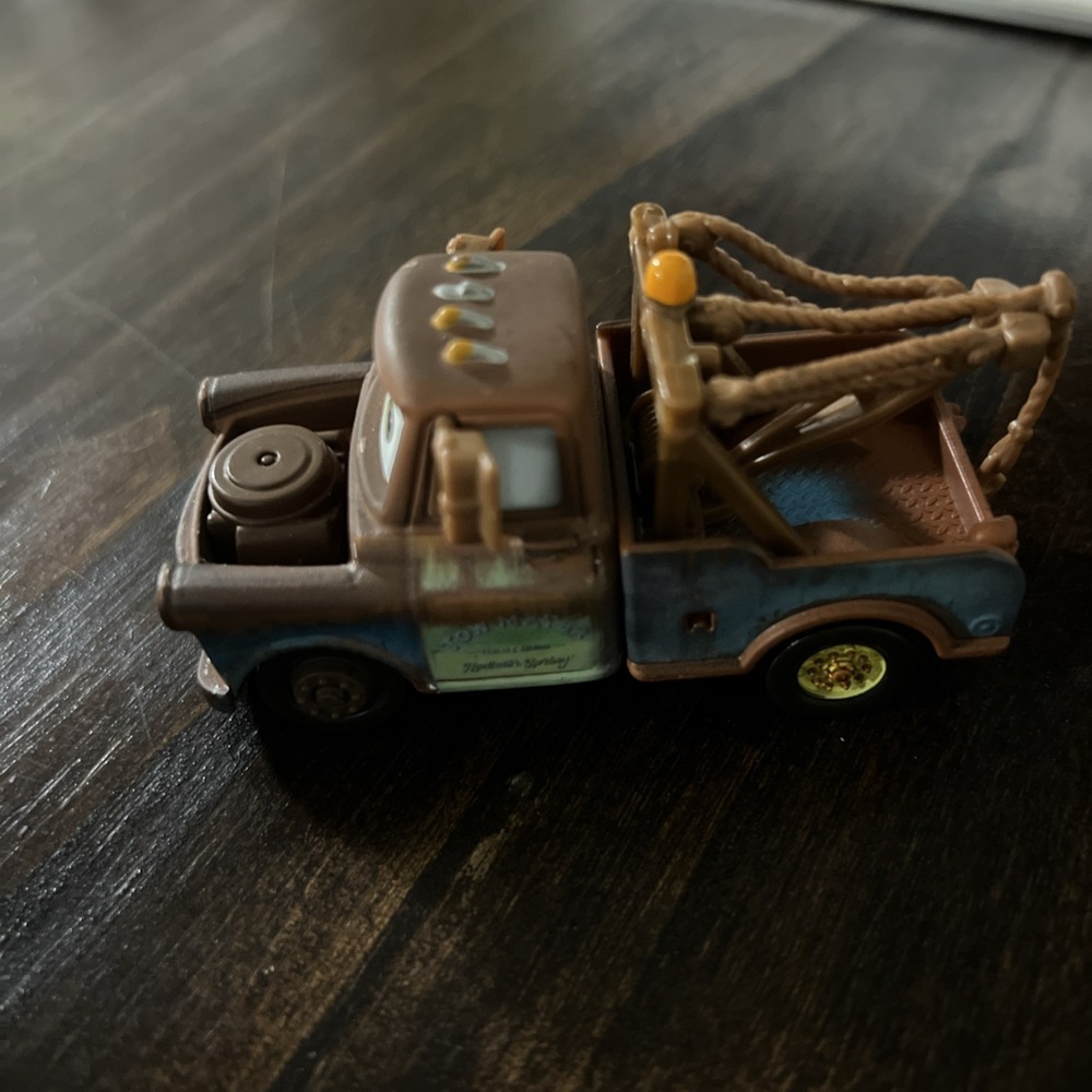 MATER RADIATOR SPRING CLASSIC DISNEY PIXAR CARS DIECAST "RARE" - Picture 3 of 5